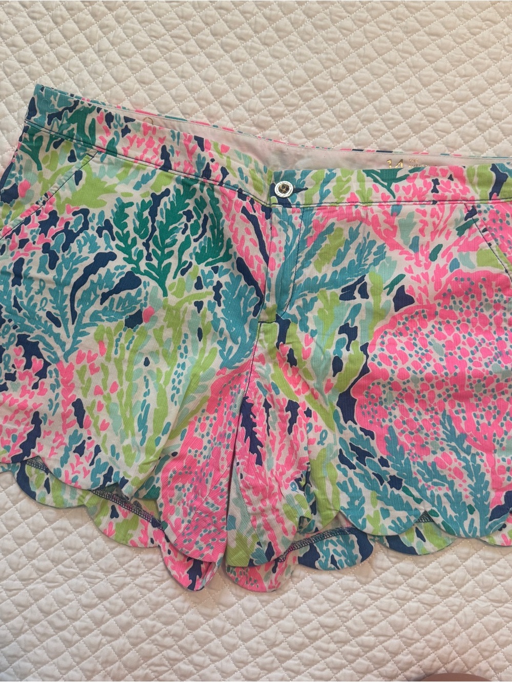 Lilly Pulitzer Buttercup Scallop Hem Shorts in Splashdance Print Size 14